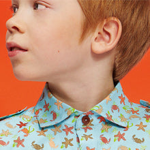 Collar with a stand