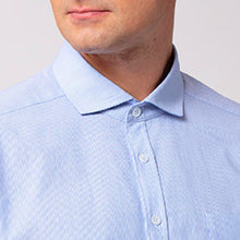 Cut away collar