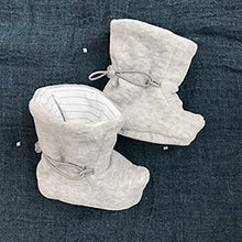 Velour baby bootees